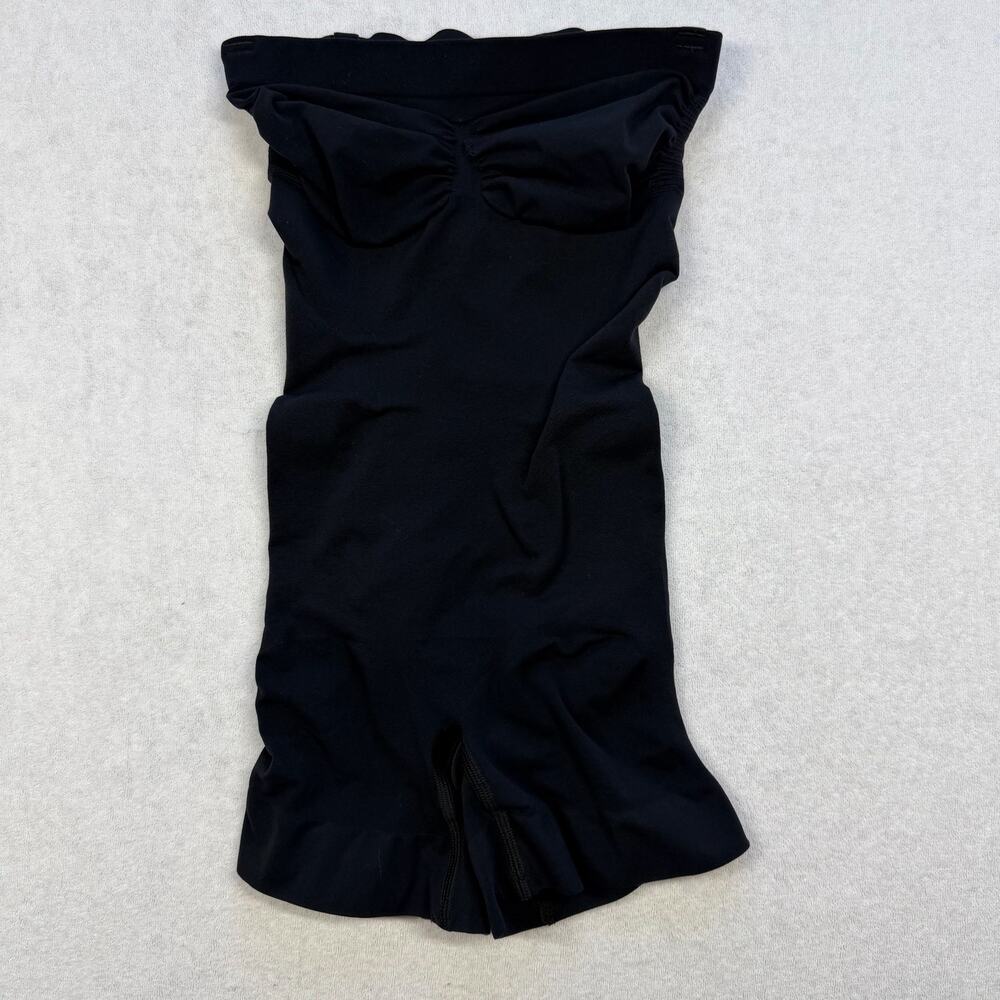 SKIMS Seamless Sculpt Strapless Shortie Bodysuit Black Onyx Size Small Shapewear